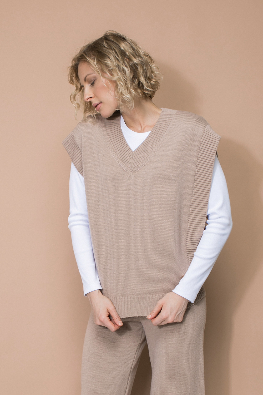 Жилеты женские для мам, артикул: ЕВ 30005/ш, цвет: бежевый