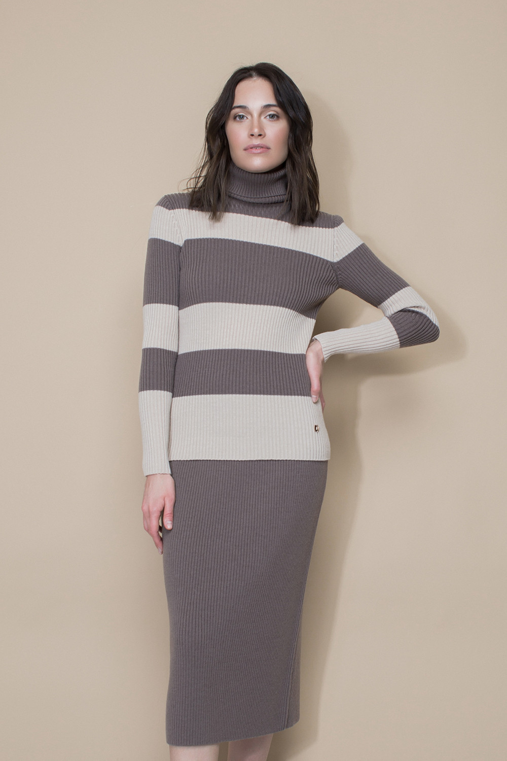 Джемперы женские для мам, артикул: ЕВ 30002/ш, цвет: коричневый