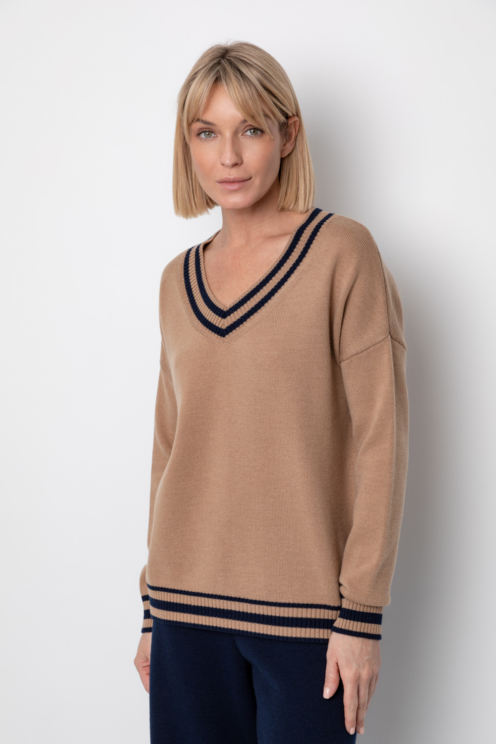 Джемперы женские для мам, артикул: ЕВ 30051/ш, цвет: бежевый