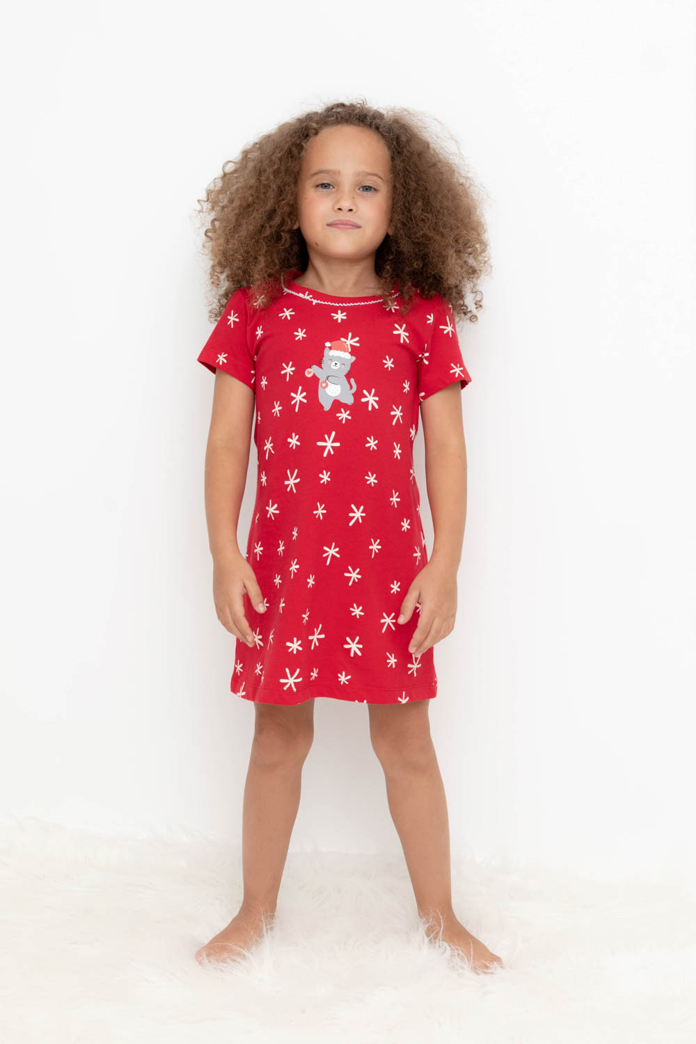 Ночная сорочка для девочки, артикул: К 1159, цвет: первые снежинки на ...