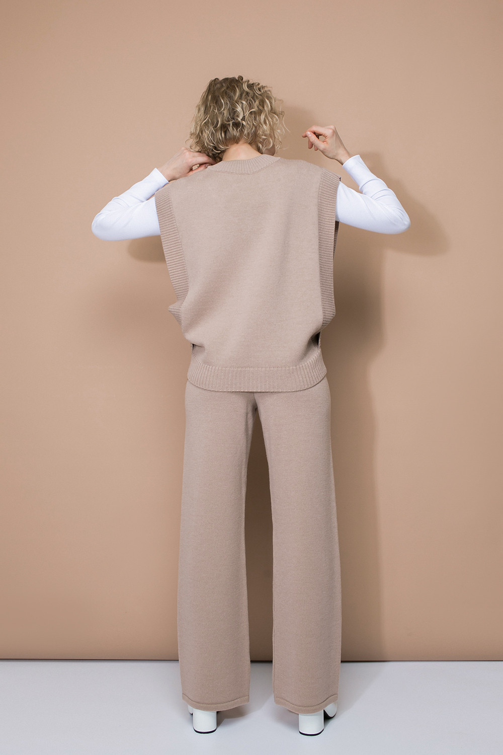 Жилеты женские для мам, артикул: ЕВ 30005/ш, цвет: бежевый, фото 2