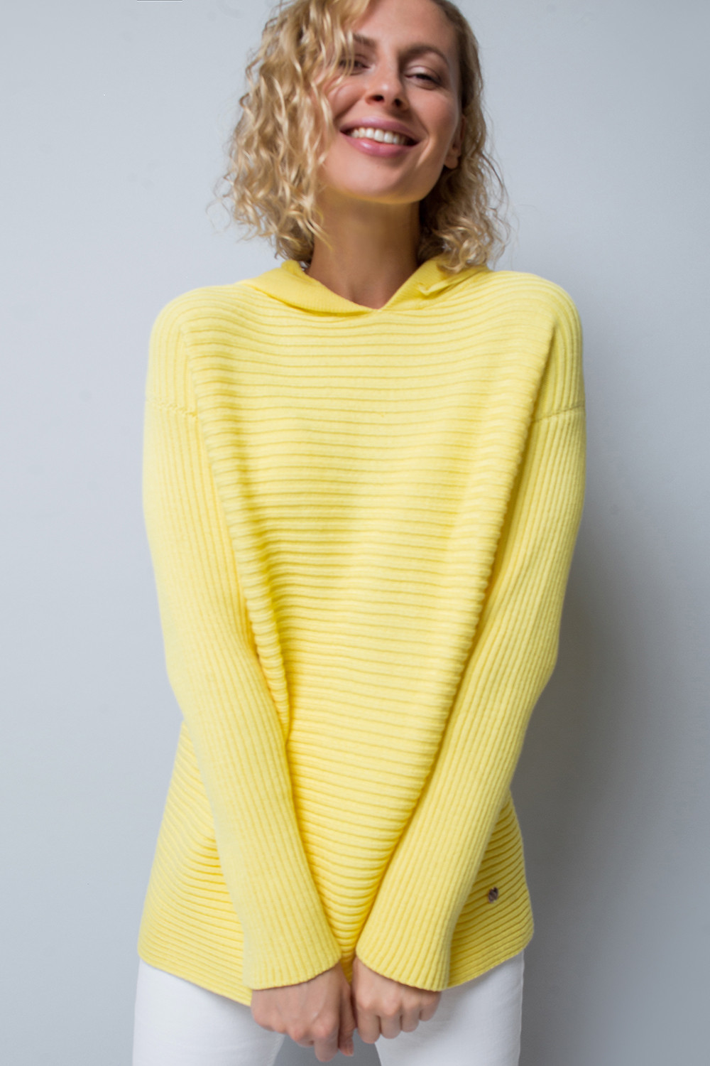 Джемперы женские для мам, артикул: ЕВ 395, цвет: желтый, фото 2