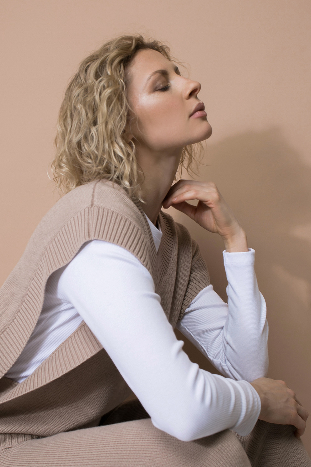 Жилеты женские для мам, артикул: ЕВ 30005/ш, цвет: бежевый, фото 4